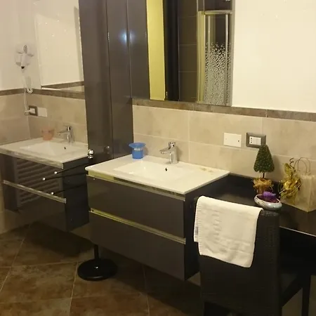 בית הארחה Giulia מונליה