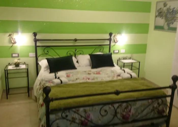 Giulia Πανσιόν Moneglia