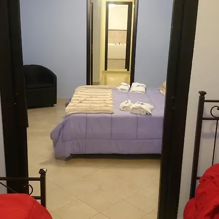 Giulia Монелья